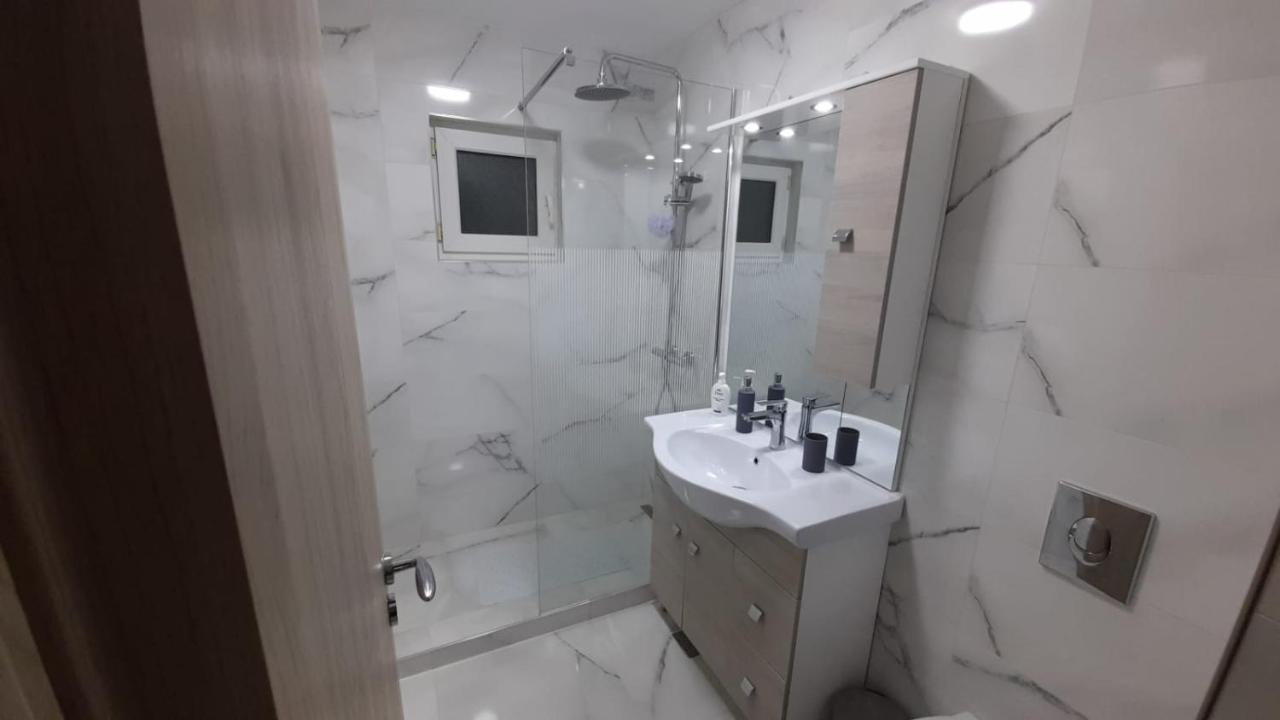 Delia Apartament Alba Iulia Exteriör bild